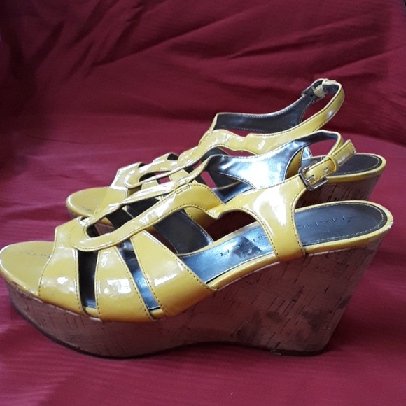 Shoes - Picture 2 of 2